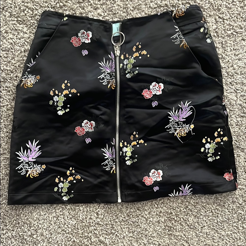 Chic Black Floral Embroidered Skirt